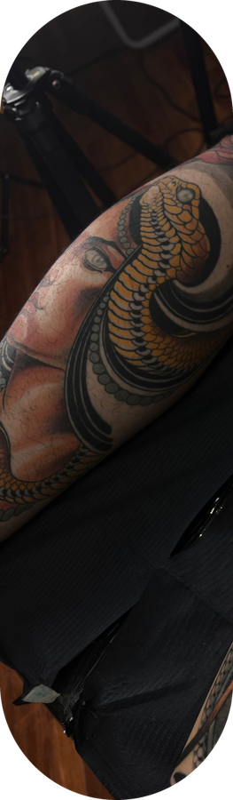 Serpente e máscara, neo-tradicional de Denis Vazios