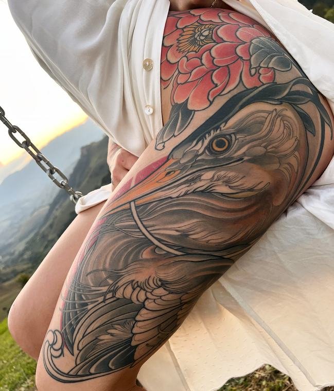 Pantera e flores, tatuagem de Denis Vazios
