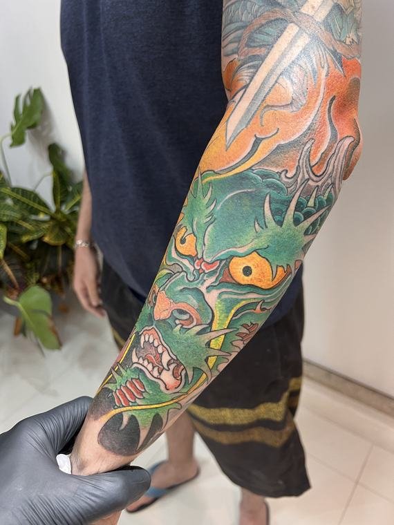 Hannya verde, tatuagem de Denis Vazios